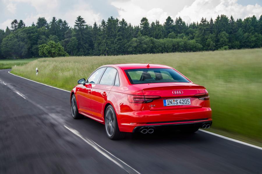  Audi S4 Sedan (B9) 2016 года  (WW) (фото 27 из 40)
